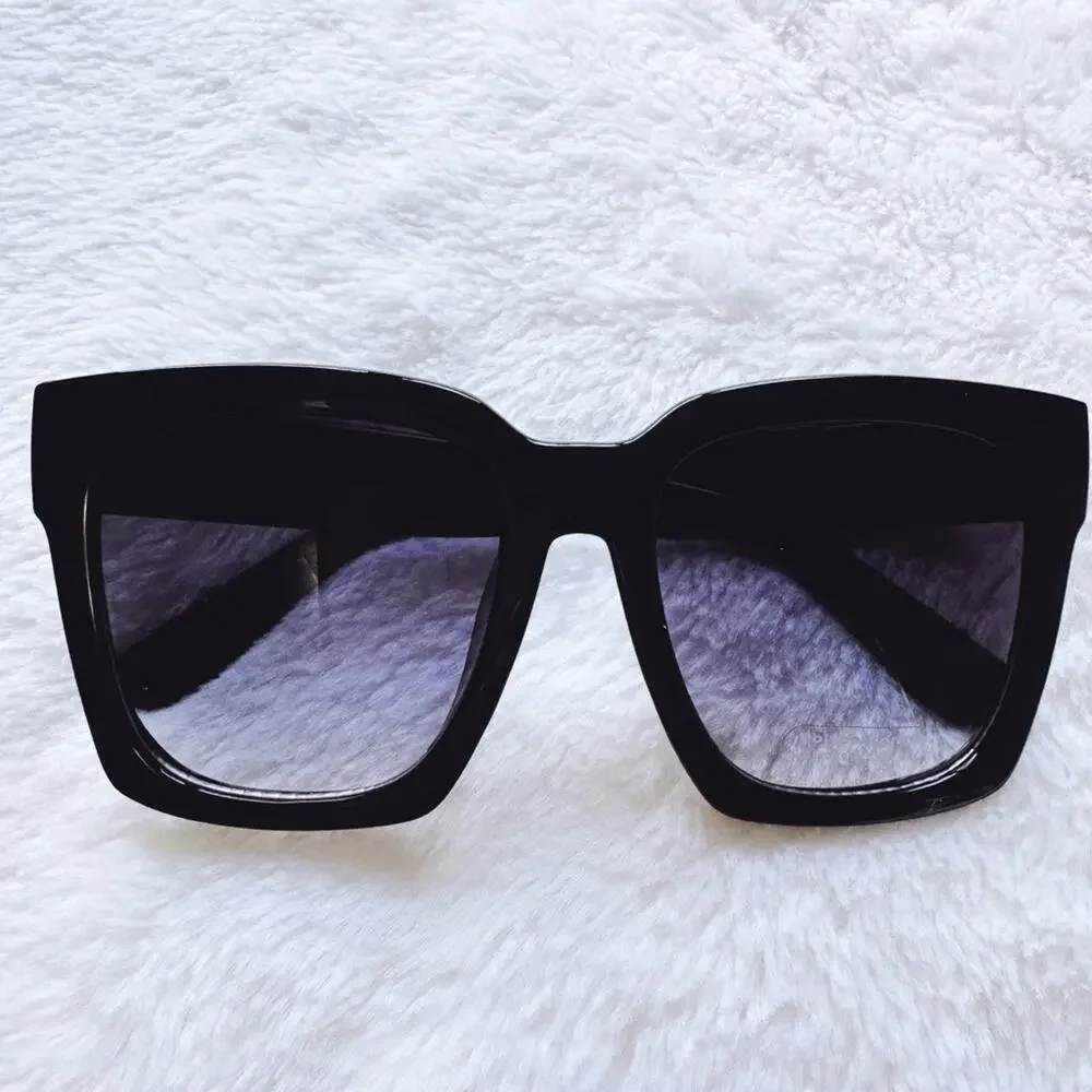 Liora Black Oversized Bold Sunglasses